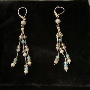 Earrings with three bed strands